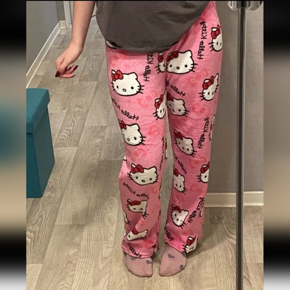 Hello Kitty Sherpa Pajama Pants - Picture 3 of 15